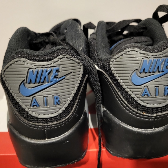 Boys new sz 4 Air Max 90 - Picture 3 of 4